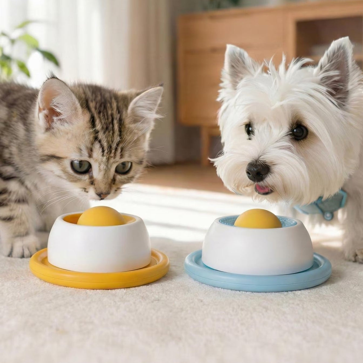 Interactive Licking Ball Toy - Slow Feeder Treat Dispenser for Cats and Dogs